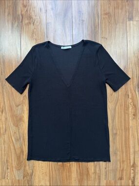 Zara • Black Plunge Neck Top